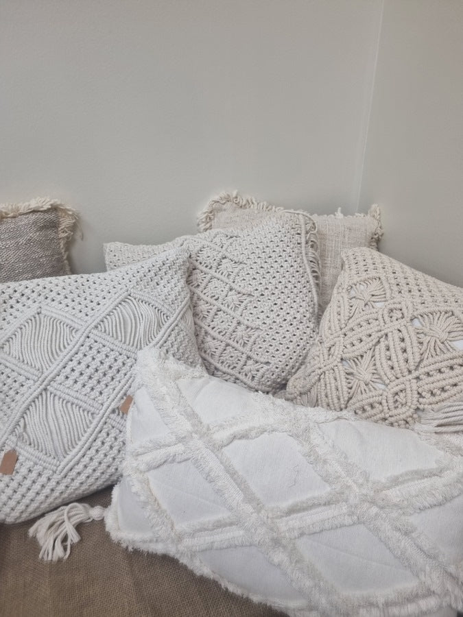 Coussin macramé écru