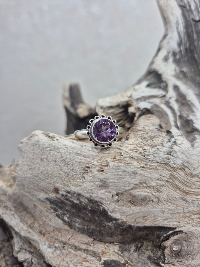 Bague améthyste facettée