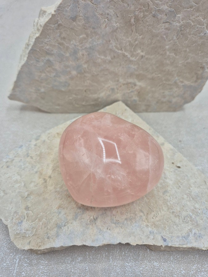 Galet coeur quartz rose