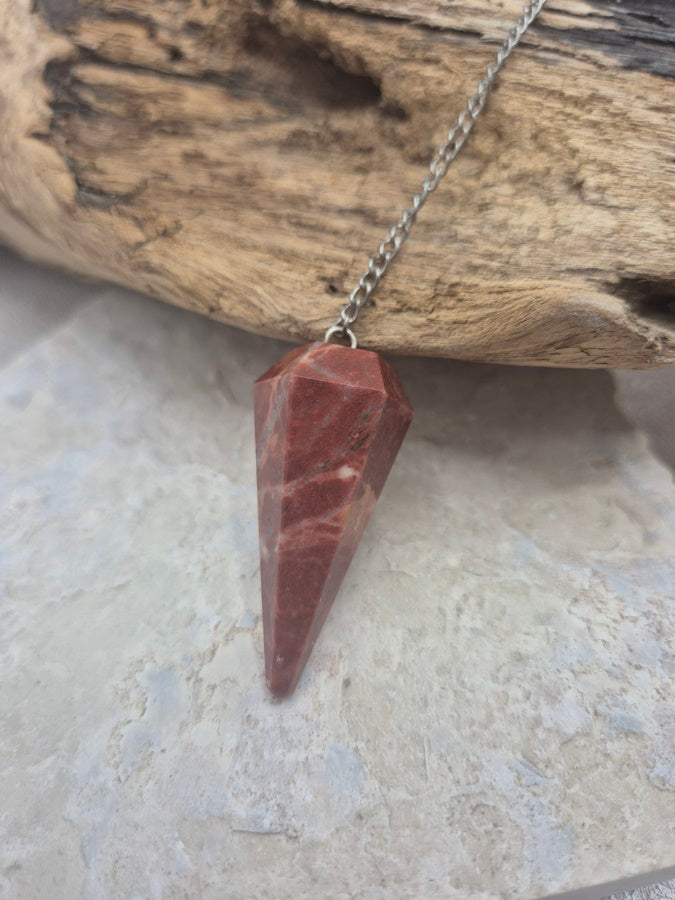 Pendule jaspe rouge