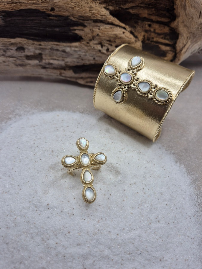 Bague croix perle