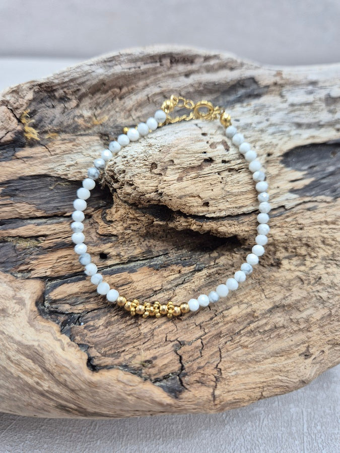Bracelet petites perles howlite