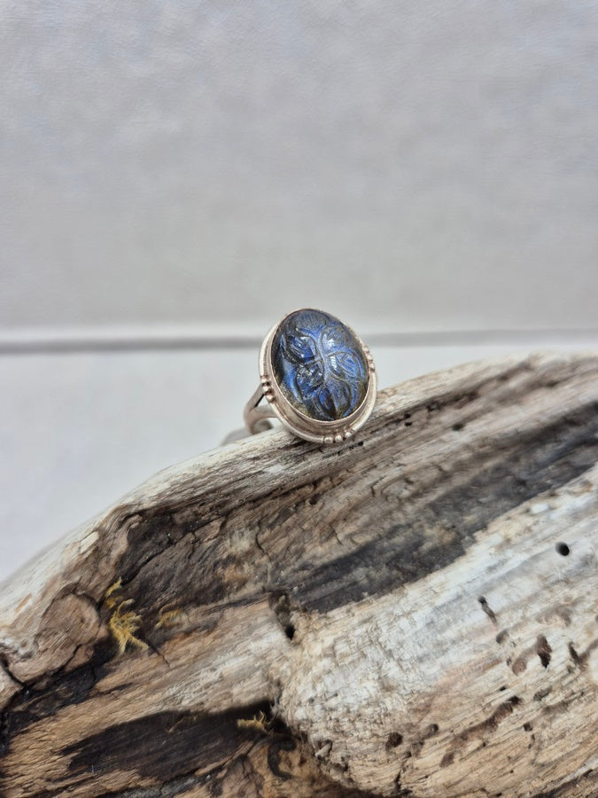 BAGUE LABRADORITE GRAVEE