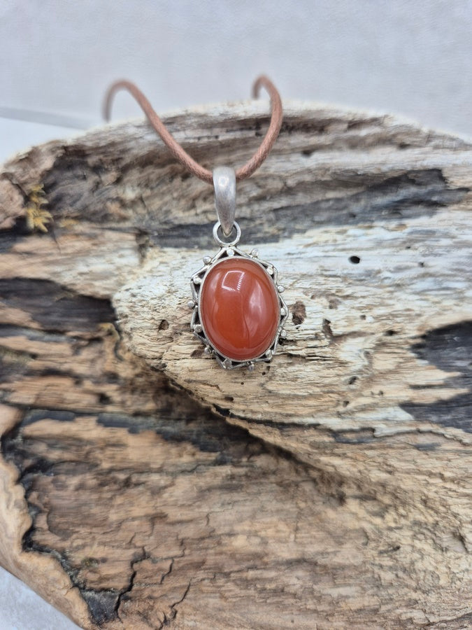 PENDENTIF EN CORNALINE
