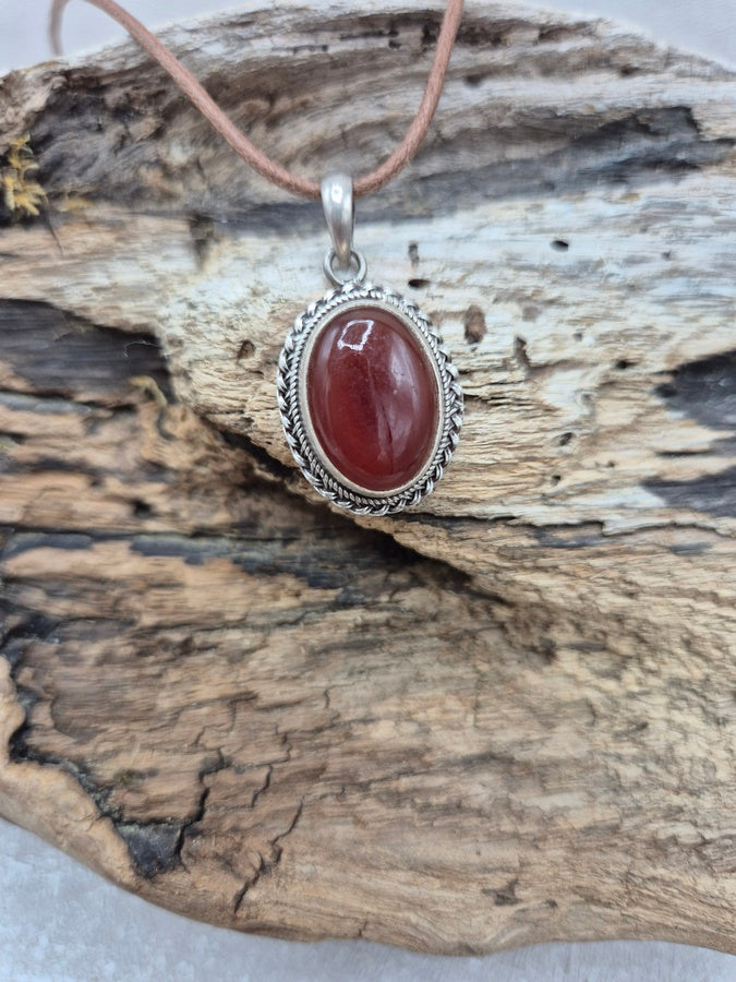 PENDENTIF EN CORNALINE