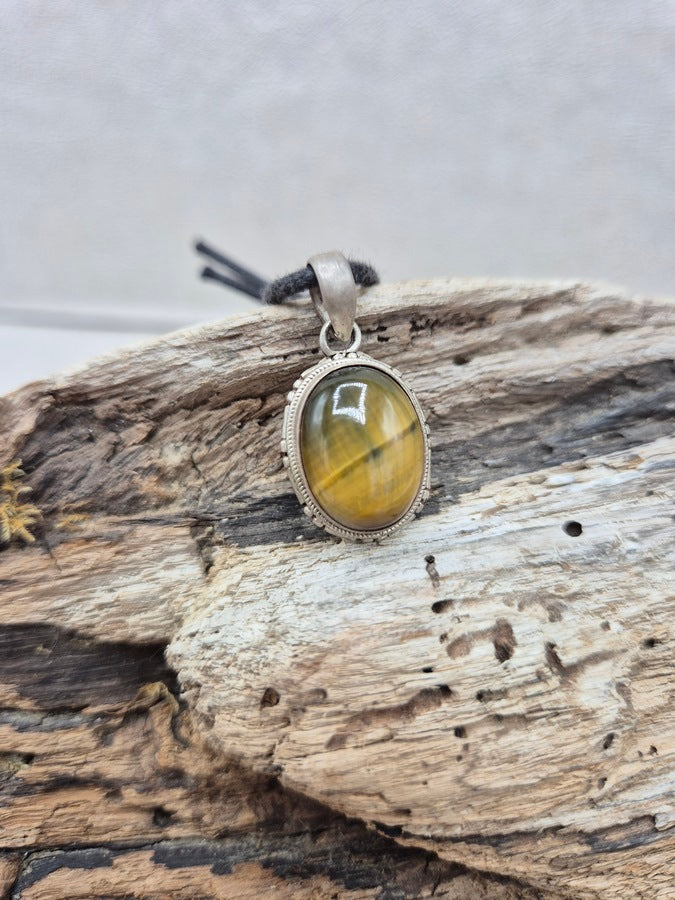 PENDENTIF OEIL DE TIGRE